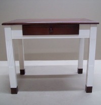 Collection Table Colonial